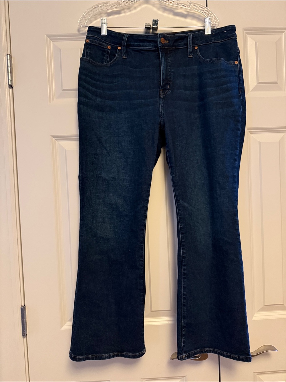 Madewell cropped curvy kick out jeans in size 32